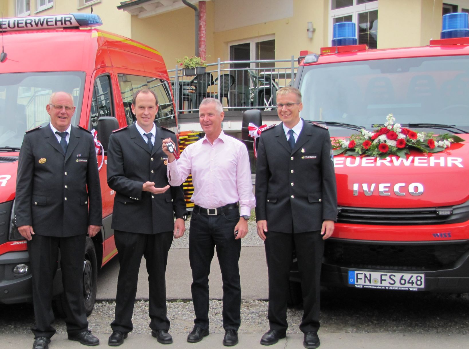 Von links Artur Keller, Markus Walz, B&uuml;rgermeister Manfred H&auml;rle, Jochen Fuchs bei der Fahrzeugweihe 2018